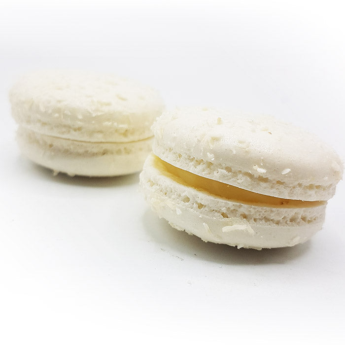 Order White Macaron Coconut per piece – Macaronstore.nl