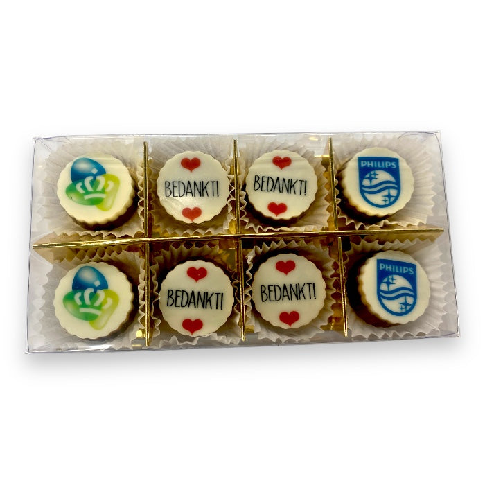 8 chocolates with logo in transparent packaging (minimum 10 boxes)