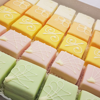 Petit Fours 25 stuks in verschillende kleuren - Macaronstore.nl